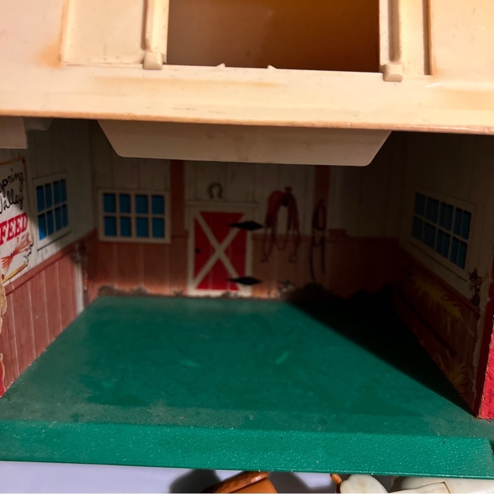 Vintage Fisher Price Little People #915 Family Play Barn Farm Little People - Picture 6 of 9